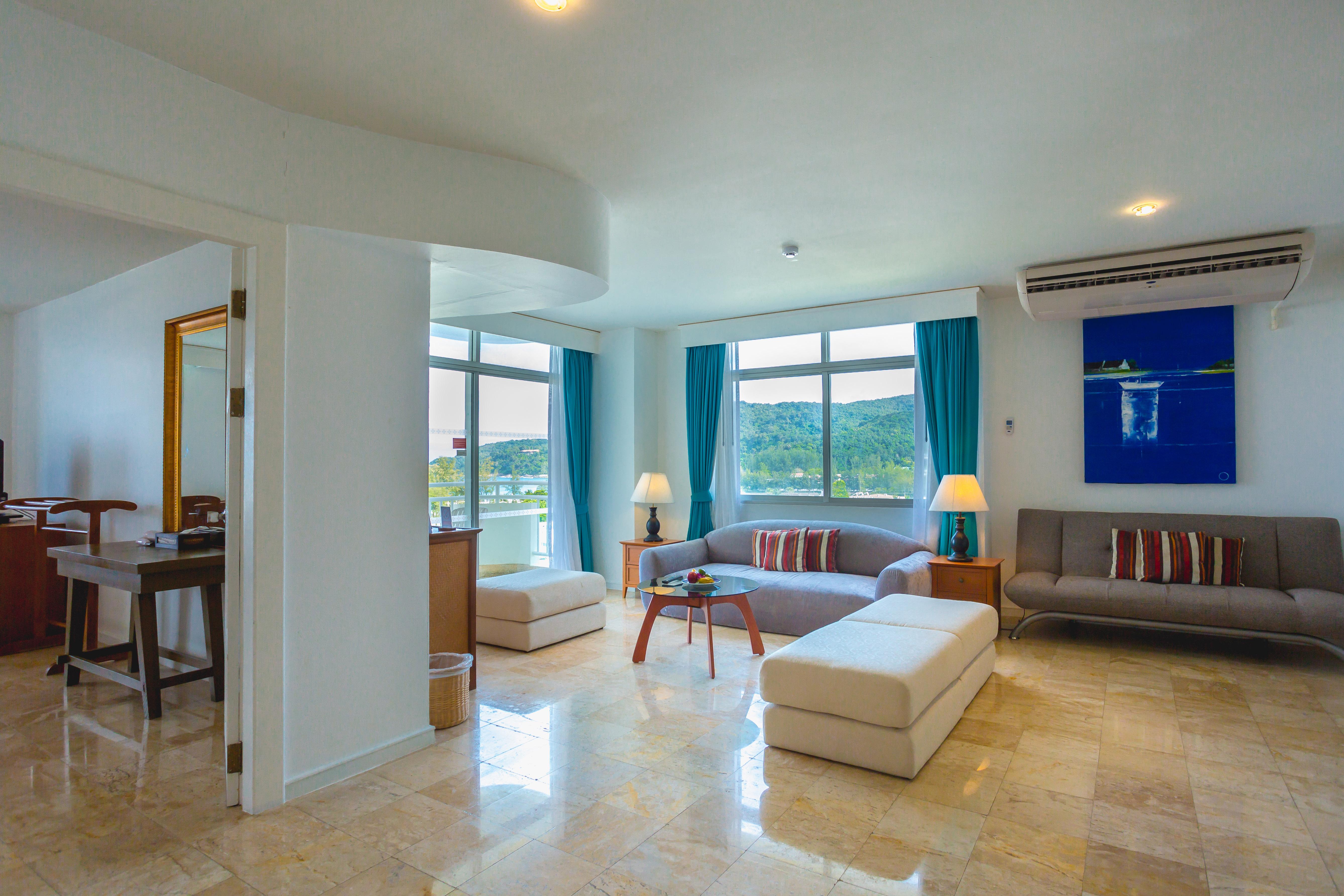 Waterfront Phuket By Centara מלון 4*