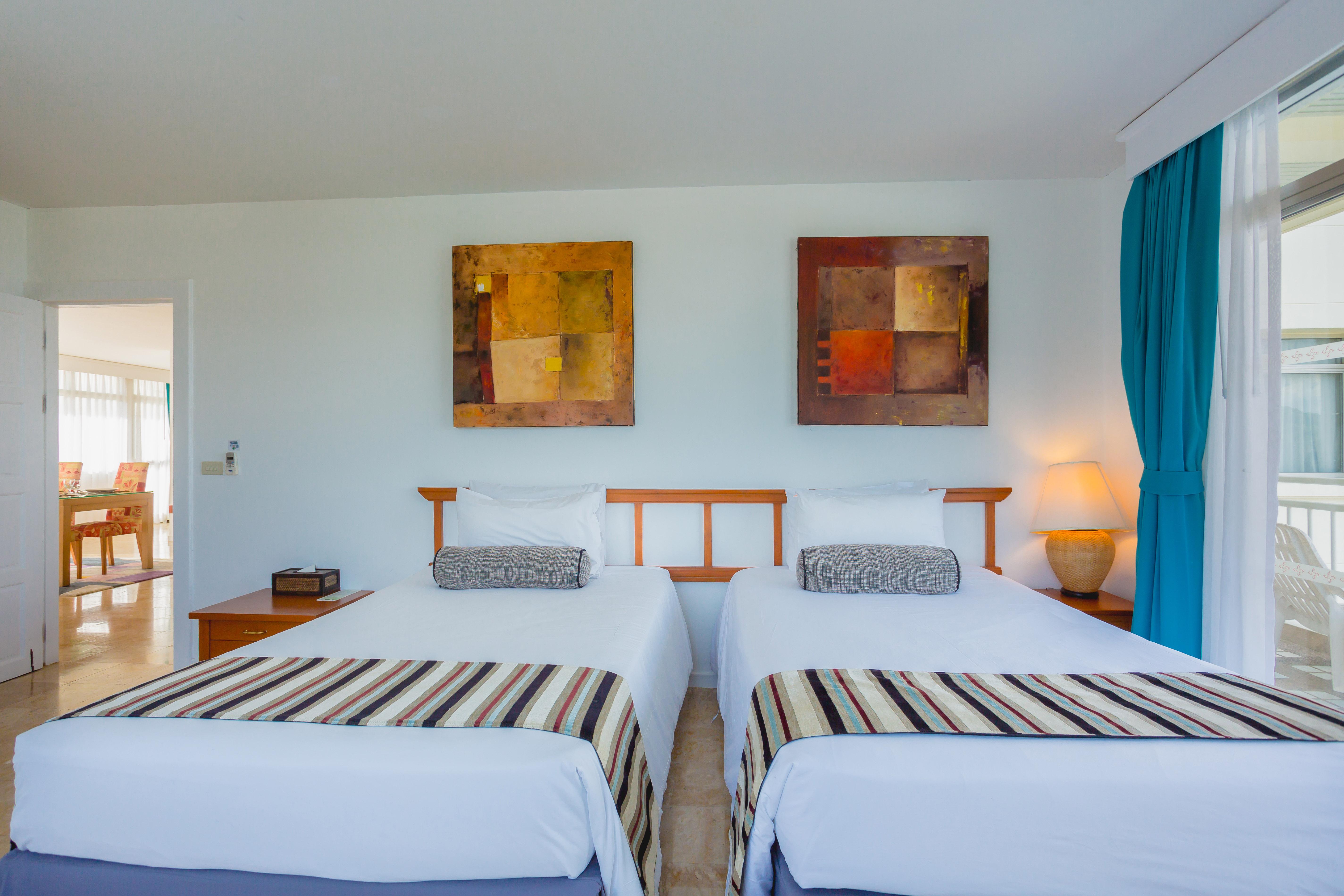 Waterfront Phuket By Centara מלון