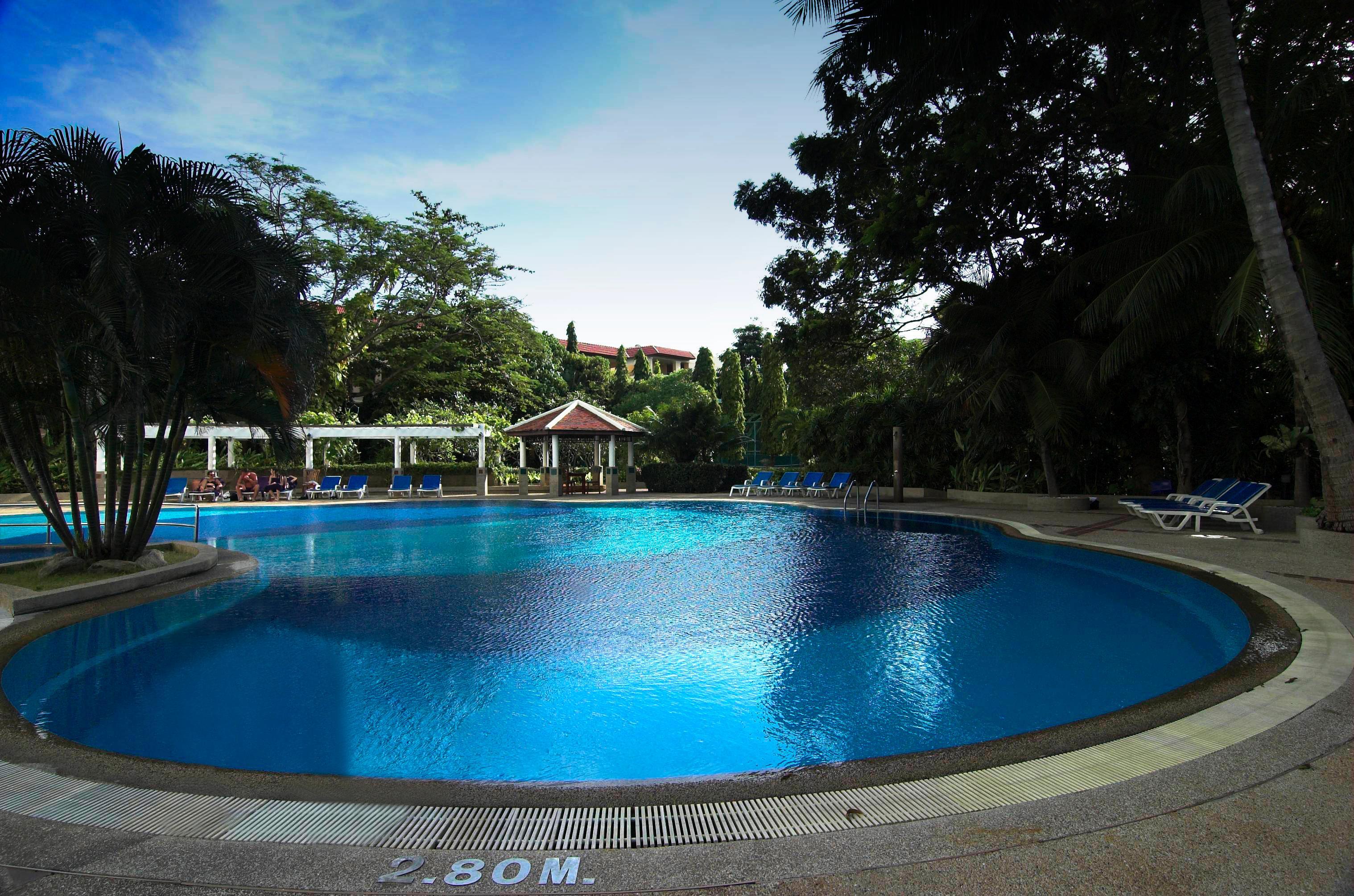 Waterfront Phuket By Centara מלון
