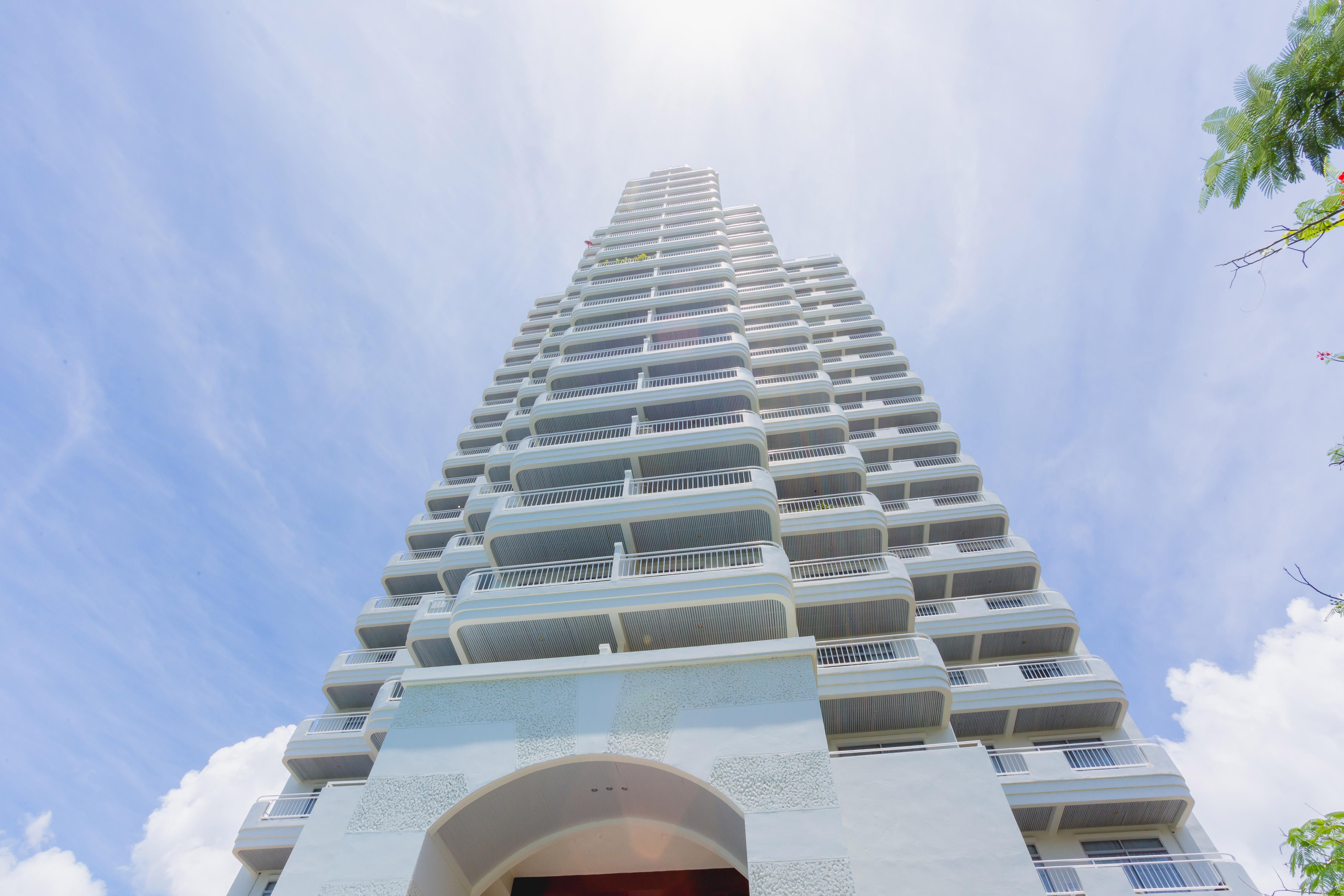 מלון Waterfront Phuket By Centara