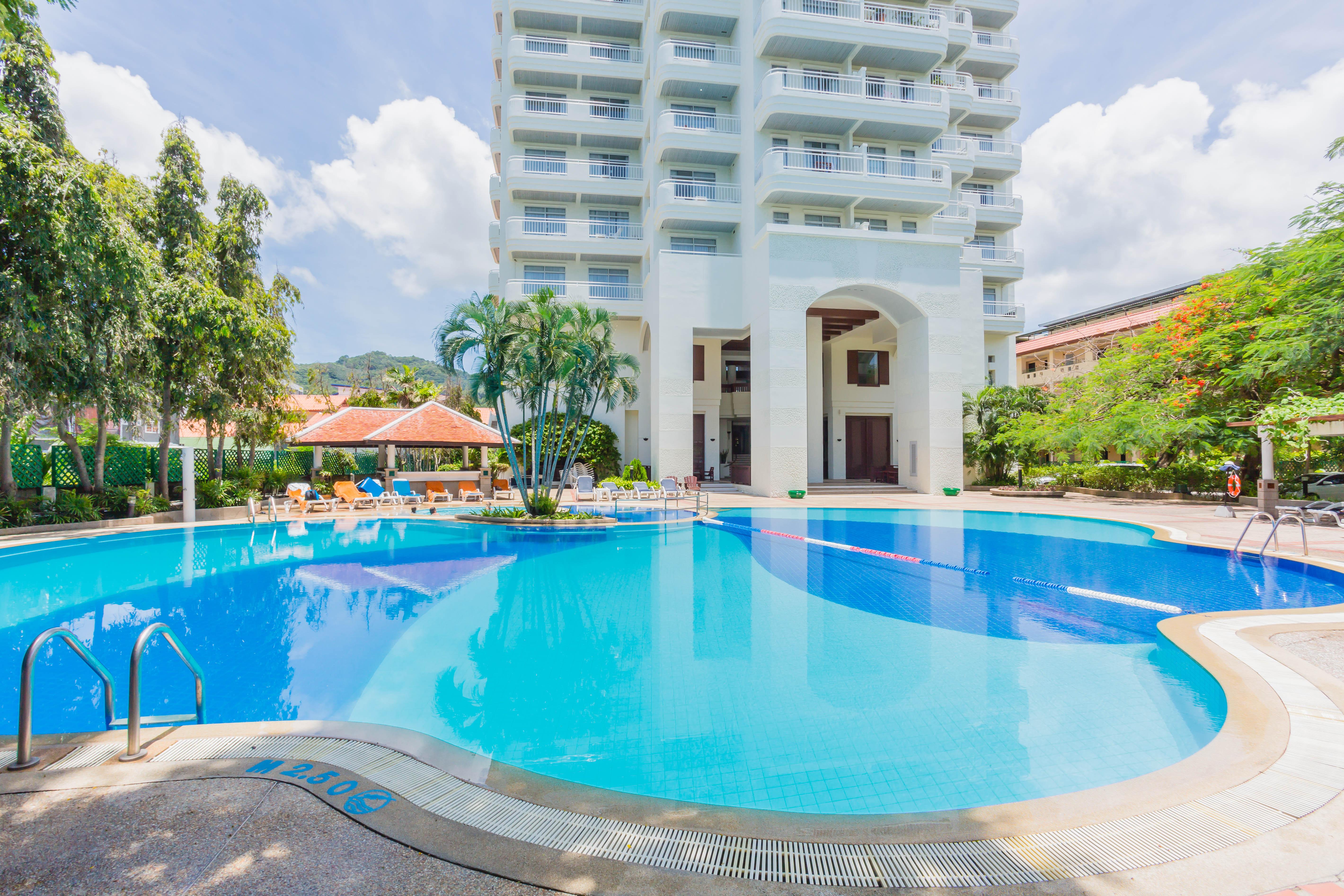 מלון Waterfront Phuket By Centara