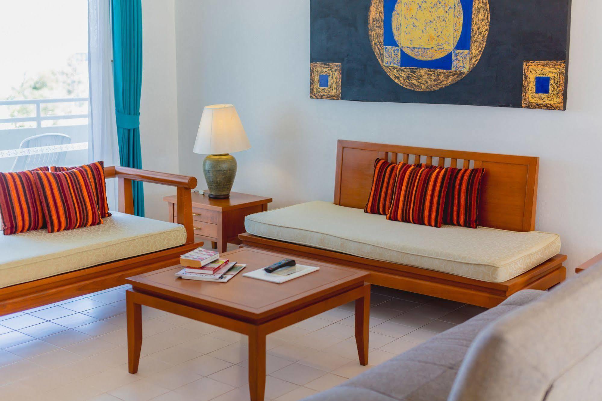 Waterfront Phuket By Centara מלון